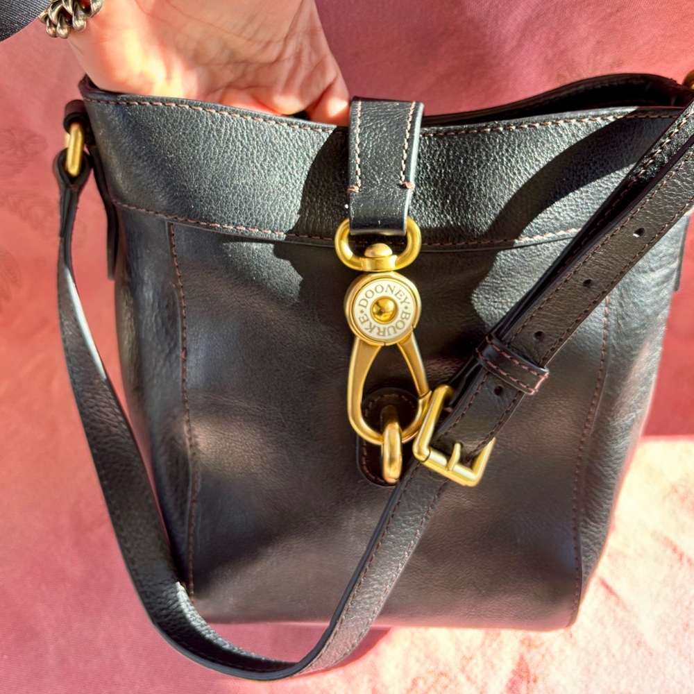 Dooney & Bourke Florentine Leather Sadie Feed Bag Black